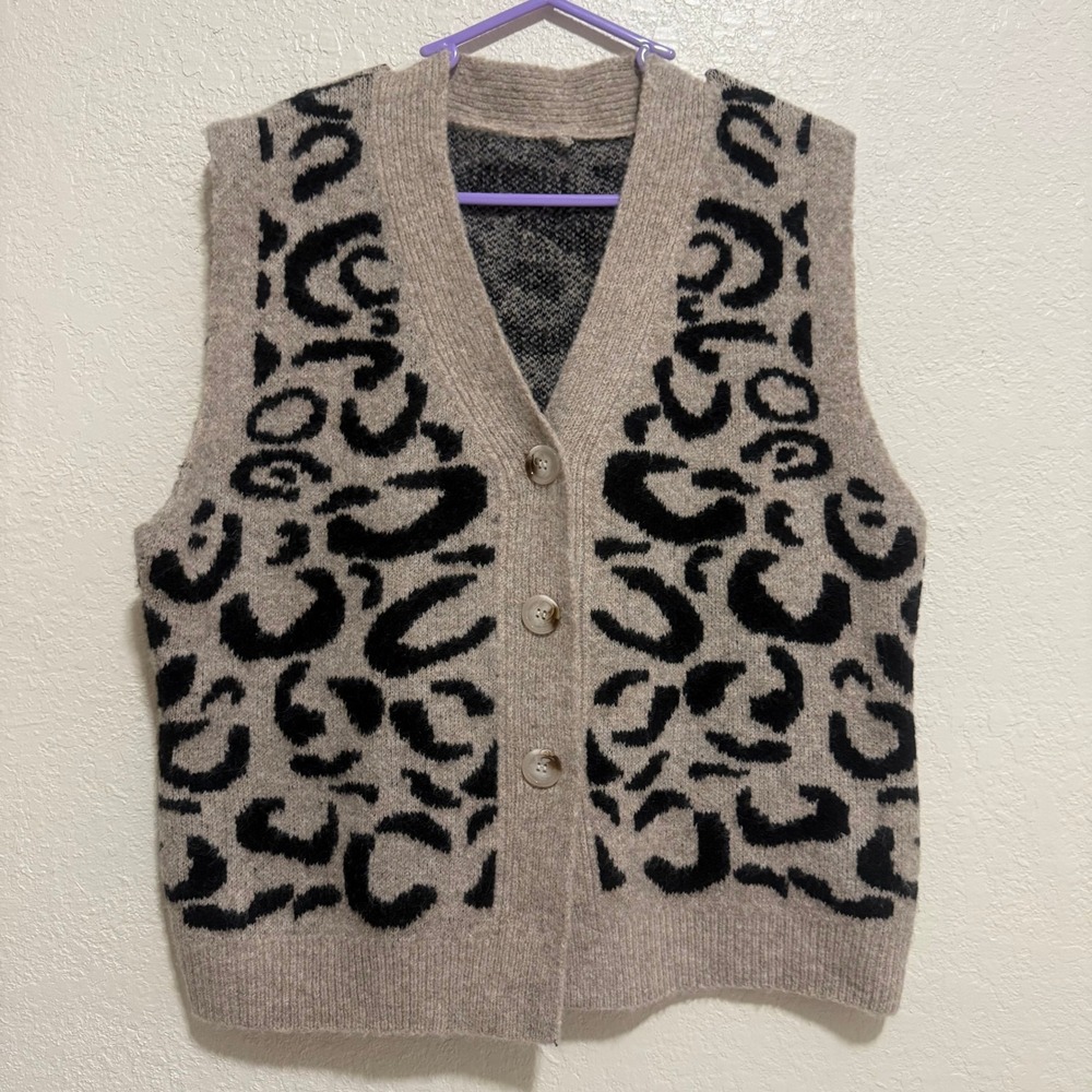 SHEIN Leopard Print Knit Vest Women's Size L Beige Black Button Front Sleeveless
